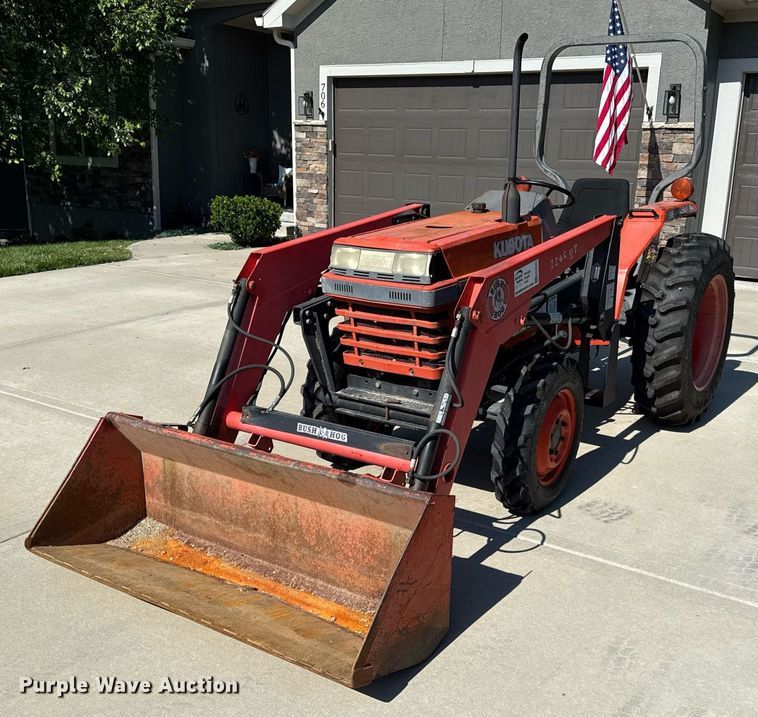 Kubota L2500 MFWD tractor - ED4245