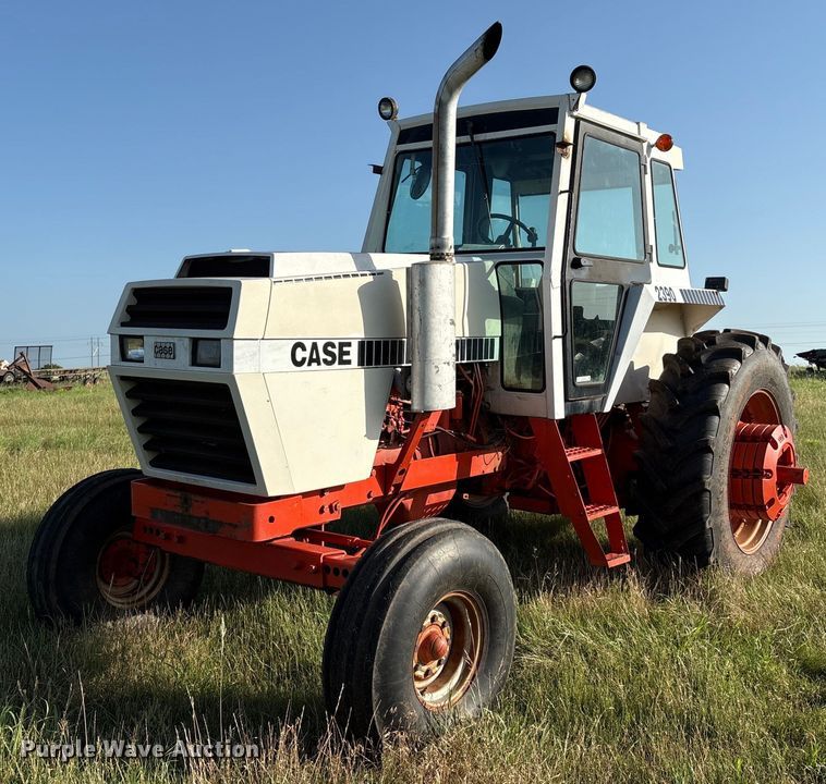 1982 Case 2390 tractor - EL2126