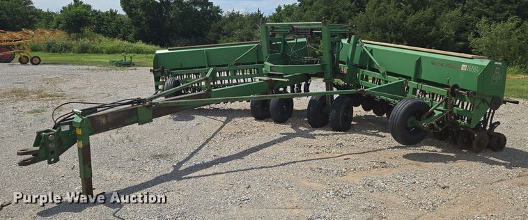 Great Plains 2SF24 grain drill - EN8200