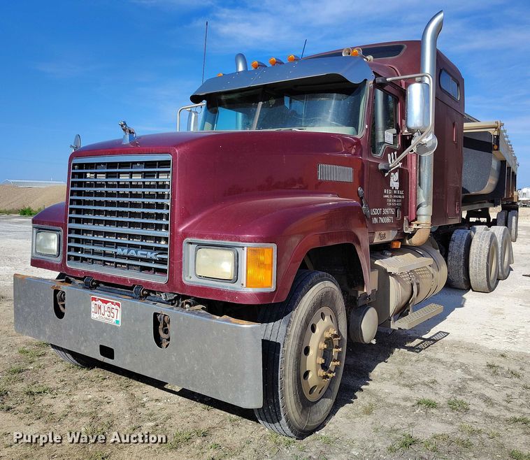 2007 Mack CHN613 semi truck - DP4998