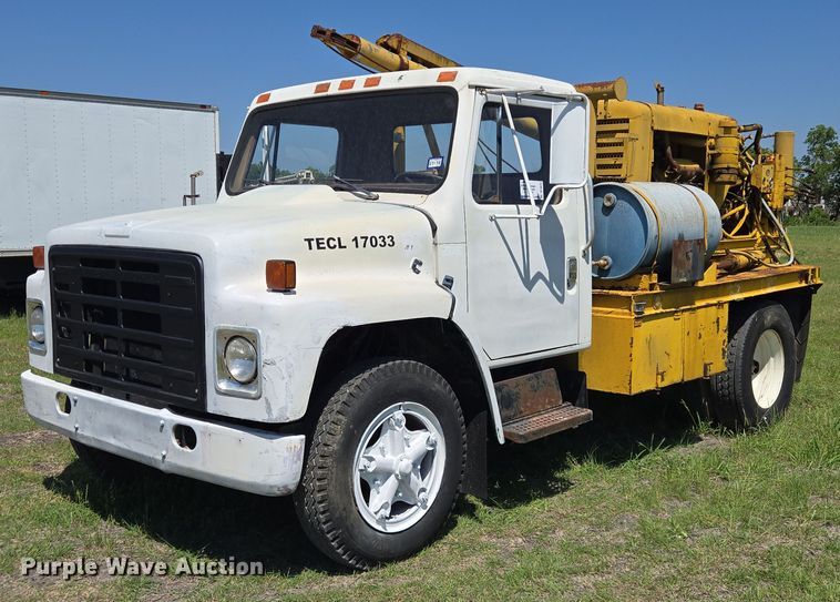 1985 International 1654 pressure digger truck - DT4875