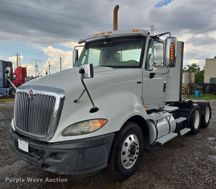 2013 International ProStar  semi truck - DT4947
