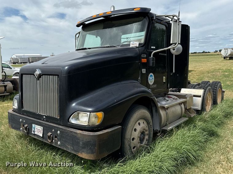 2007 International 9200i semi truck - DZ8625