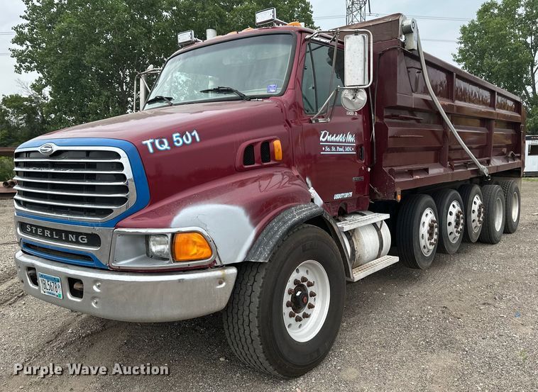 2001 Sterling LT9500 dump truck - EB2648