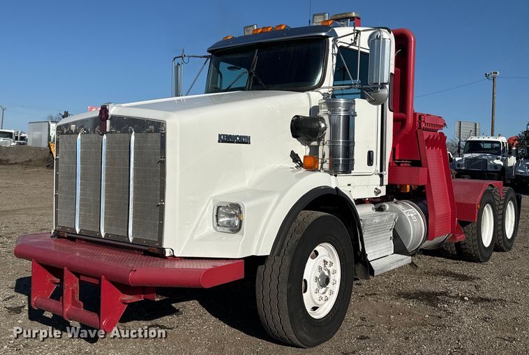 2012 Kenworth T800 winch truck - EG2394