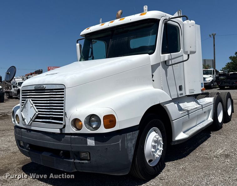 2002 Freightliner Century Class semi truck - EG5941