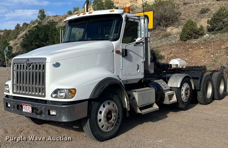 2009 International PayStar 5900i semi truck - EG6663
