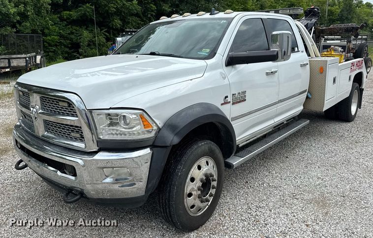 2017 Dodge Ram 5500HD Laramie Crew Cab tow truck - EN4588