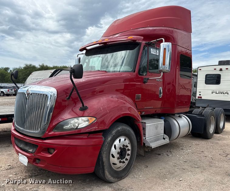 2014 International ProStar Plus 122 semi truck - YA0554
