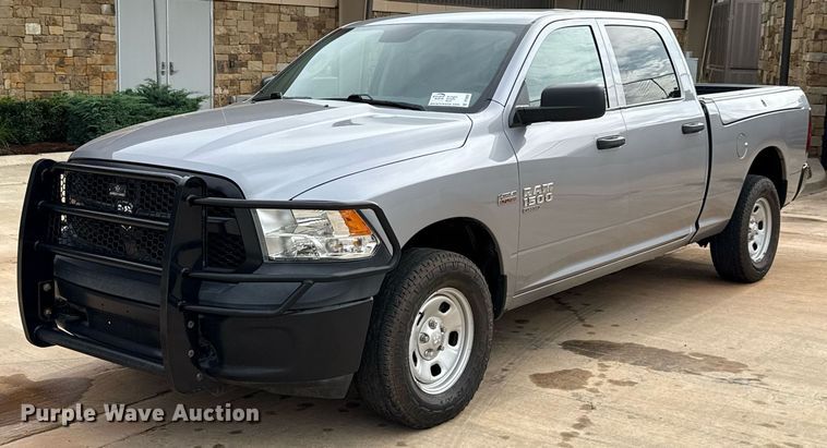 2019 Dodge Ram 1500 Crew Cab pickup truck - DT6656