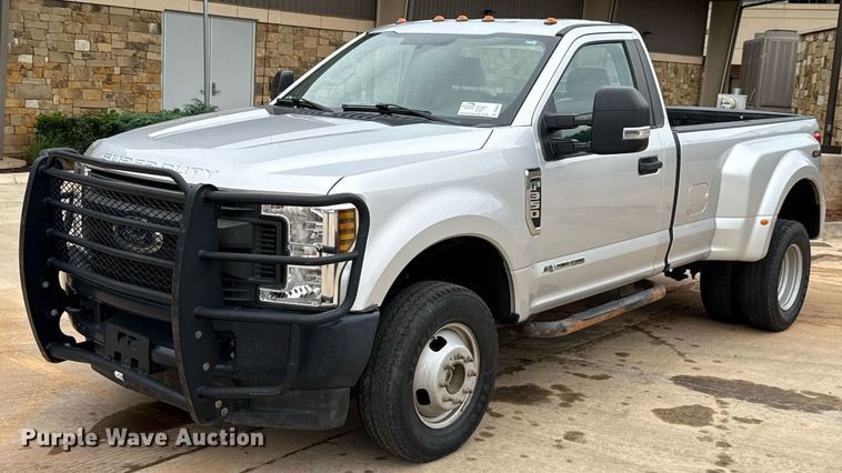 2018 Ford F350 Super Duty XL pickup truck - DT6669