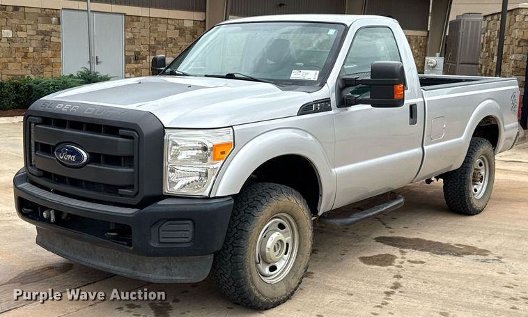 2015 Ford F250 Super Duty pickup truck - DT6675