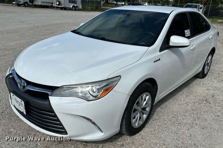 2017 Toyota Camry LE   - DF8571