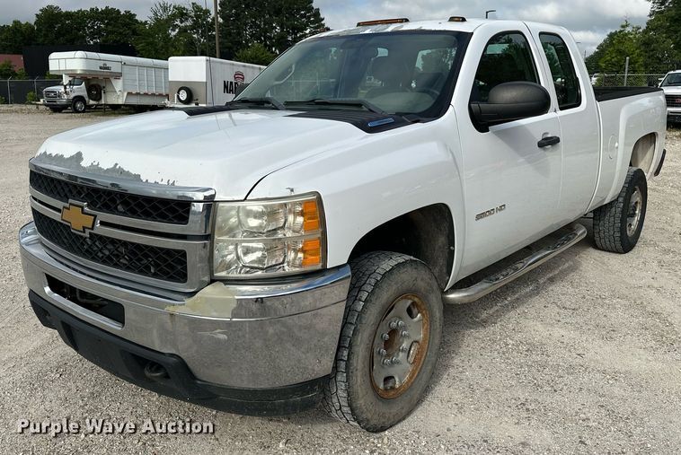 2012 Chevrolet Silverado 2500HD Ext. Cab pickup truck - DF8572