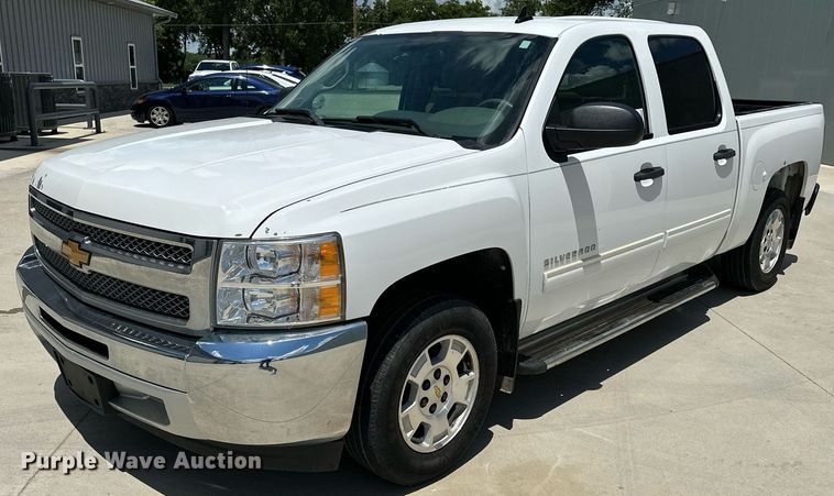 2012 Chevrolet Silverado 1500 Crew Cab pickup truck - DF8595