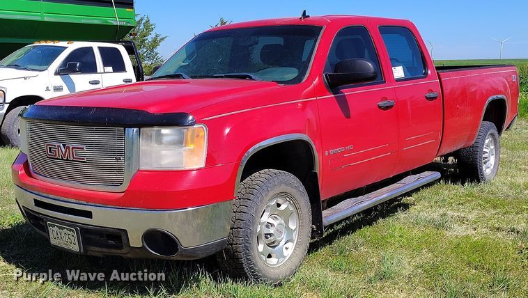 2009 GMC Sierra 2500HD Crew Cab pickup truck - DP5010