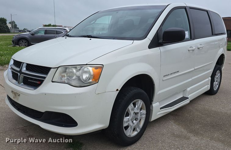 2012 Dodge Grand Caravan handicap accessible van - DR3786