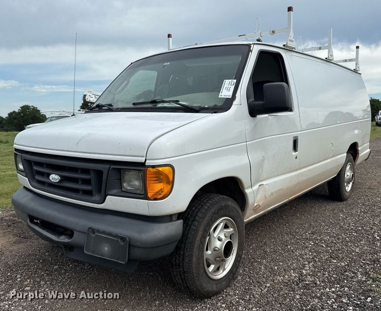 2005 Ford E250 van - DS3785