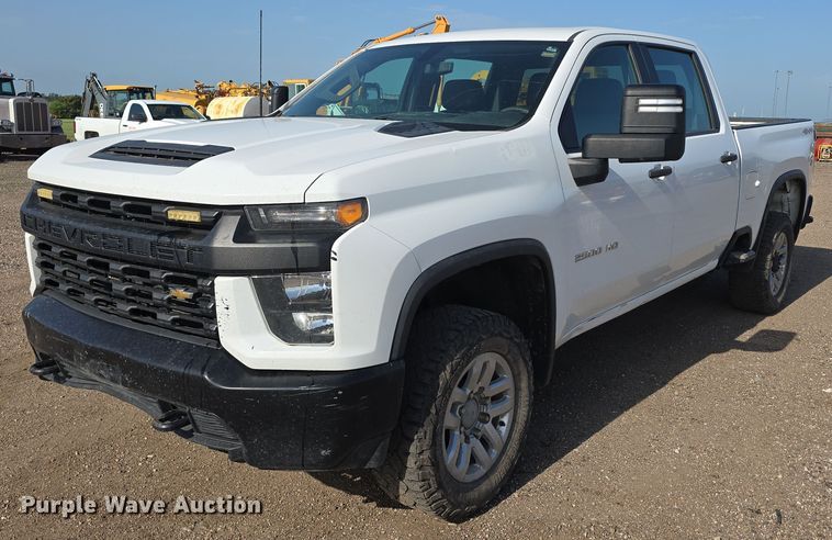 2020 Chevrolet Silverado 2500HD Crew Cab pickup truck - DT6976