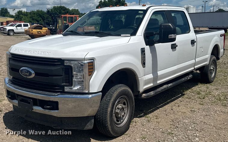 2019 Ford F250 Super Duty XL Crew Cab pickup truck - DU9251