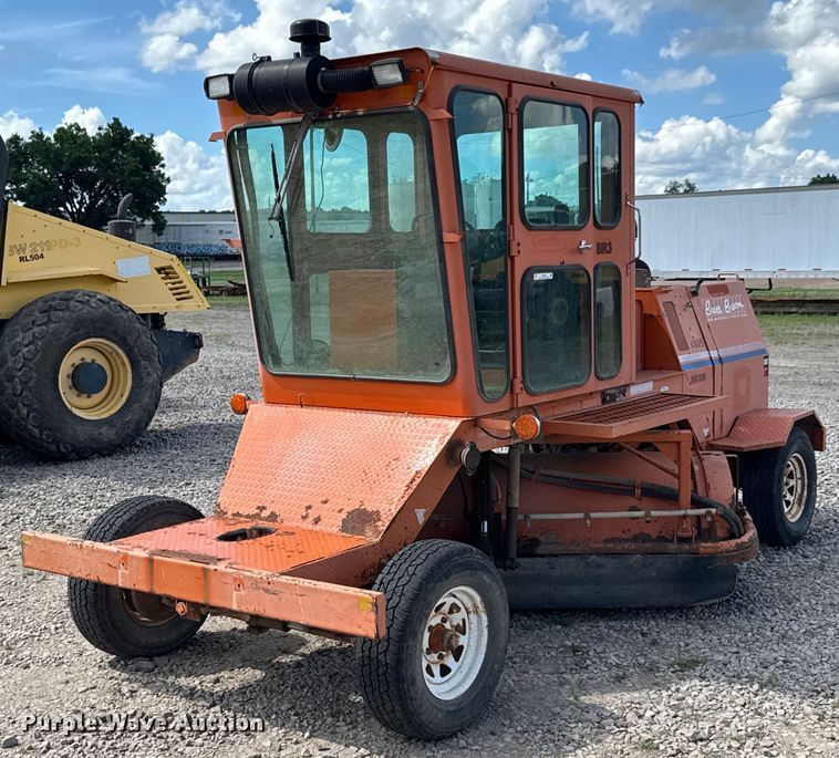 2001 Broce CR350 broom - DU9252