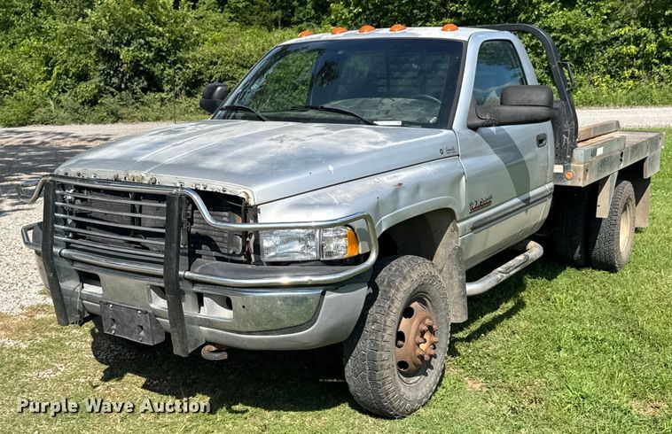 2001 Dodge Ram 3500 bale bed pickup truck - DU9951
