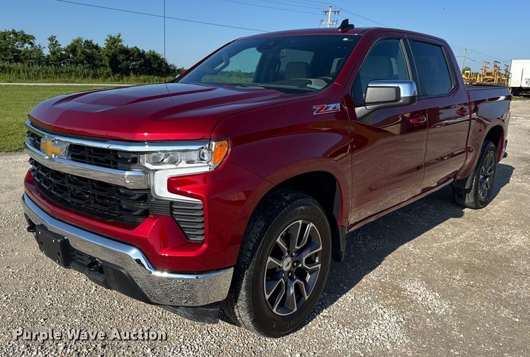 2024 Chevrolet Silverado 1500 LT Z71 Crew Cab pickup truck - DV4213