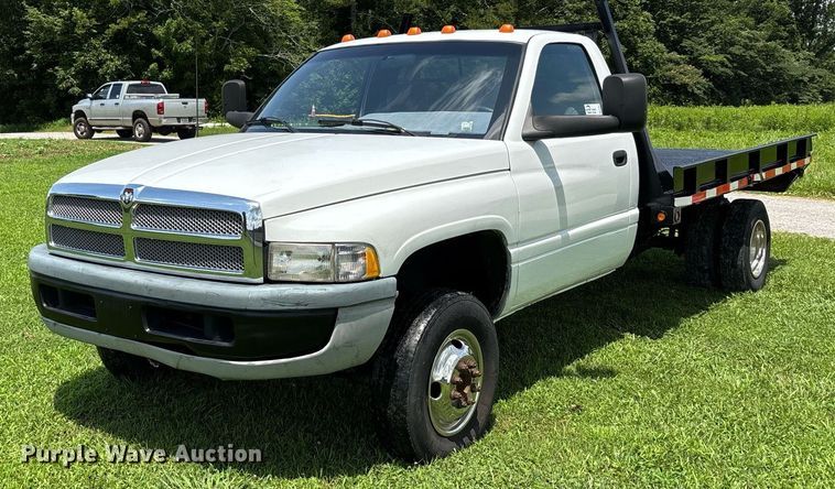 1995 Dodge Ram 3500 flatbed pickup truck - DW7121