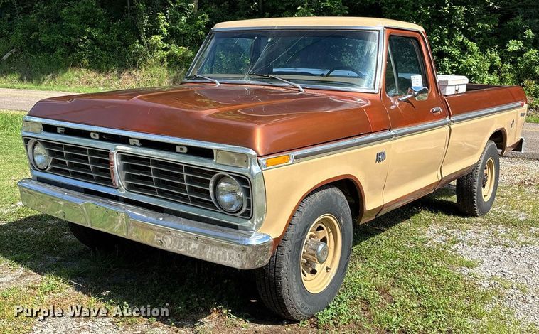 1975 Ford F250 Ranger XLT pickup truck - DW7126