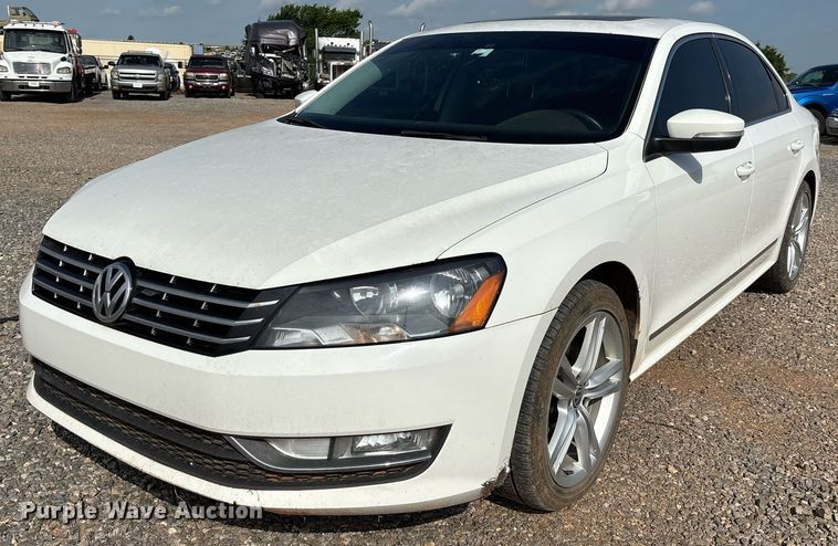 2014 Volkswagen Passat  Sedan - DX7997