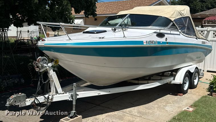 1989 Crestliner boat - DY0252