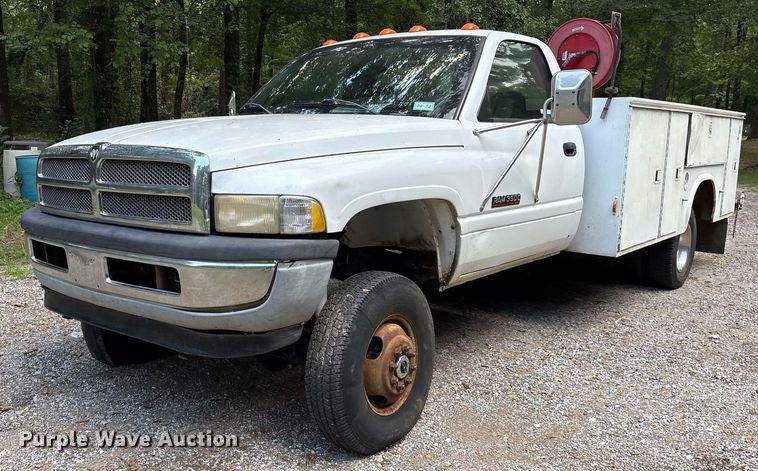 1999 Dodge Ram 3500 utility bed pickup truck - DY0728