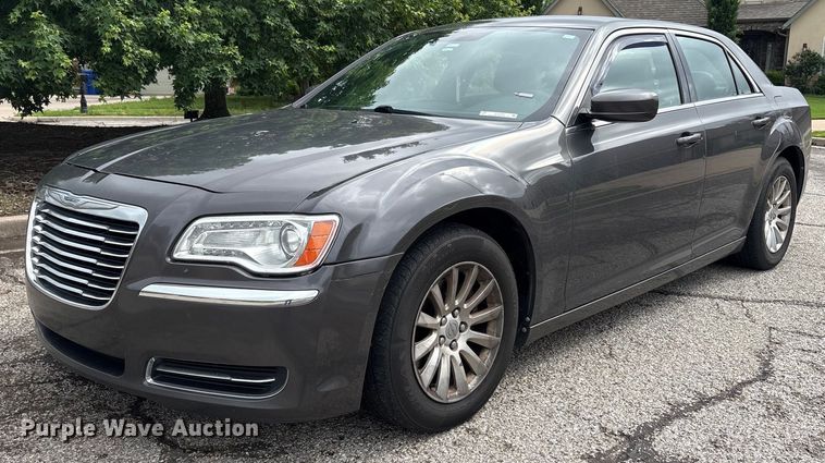 2013 Chrysler 300  - DY2528