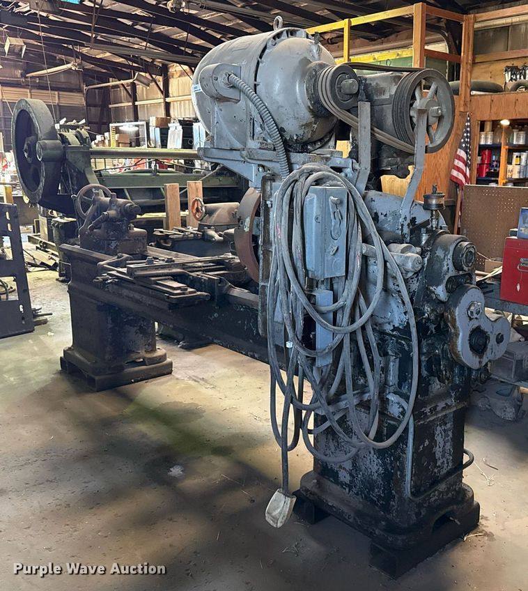 American Tool Works lathe - DZ8632