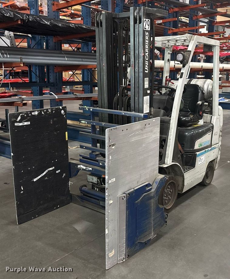 2016 UniCarriers CFS40 forklift - EC3543