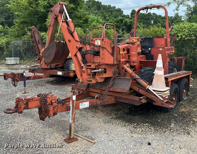 1986 Ditch Witch 3210DD trencher - EC3713