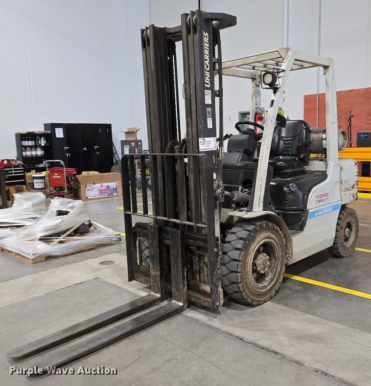 2015 Nissan PF30LP forklift - EC4298