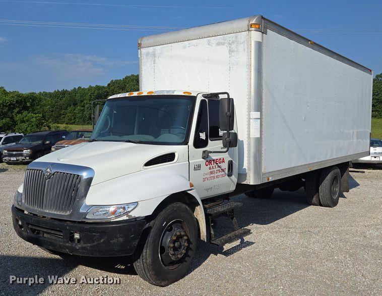 2007 International 4300 box truck - ED2050