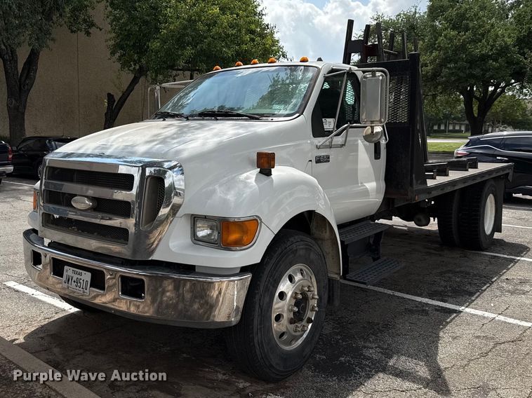 2007 Ford F650 Super Duty flatbed truck - ED5696