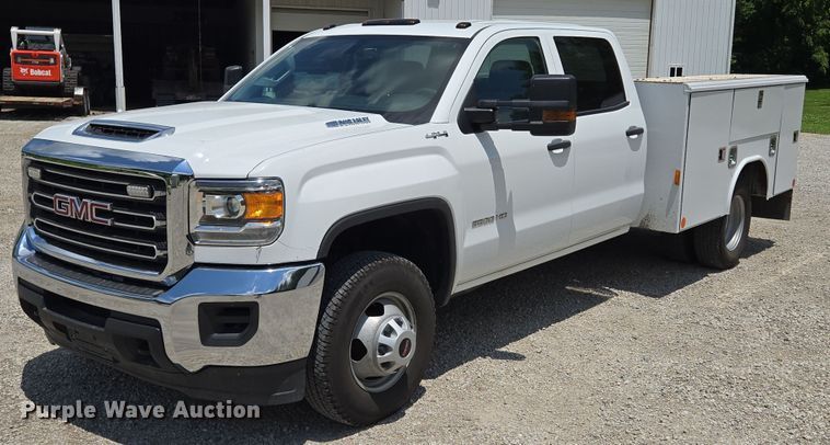 2018 GMC Sierra 3500HD Crew Cab utility bed pickup truck - EF1591