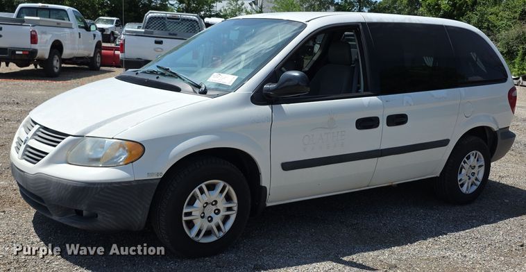 2005 Dodge Caravan van - EF3547