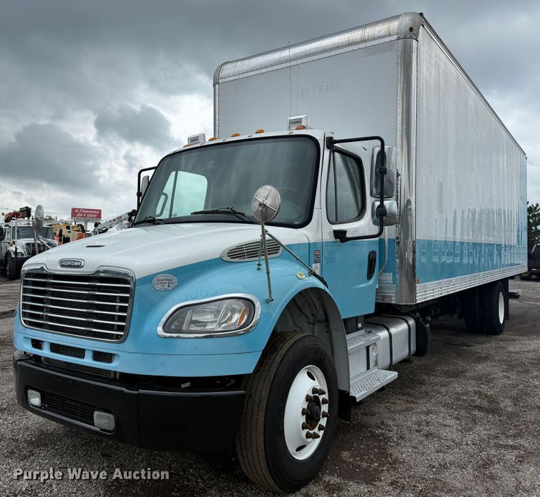 2018 Freightliner  Business Class M2 box truck - EG0872