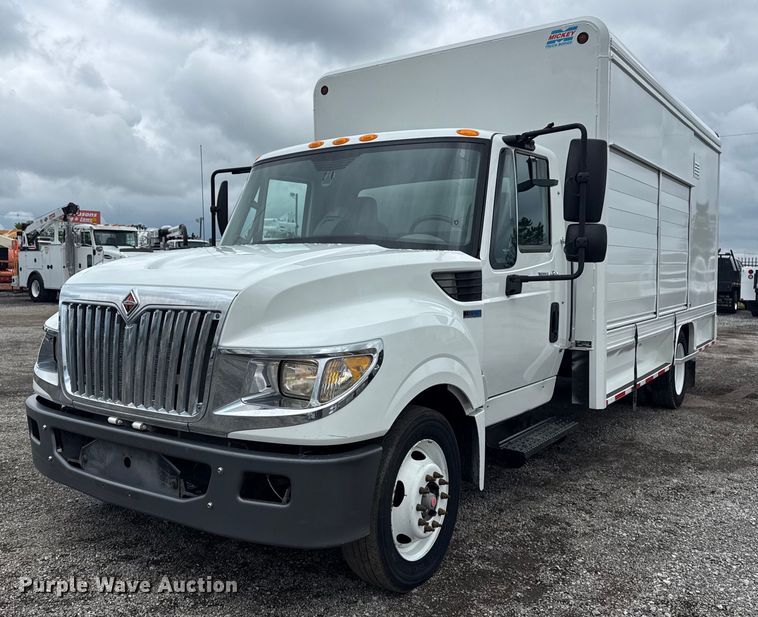 2014 International Terrastar box truck - EG5912