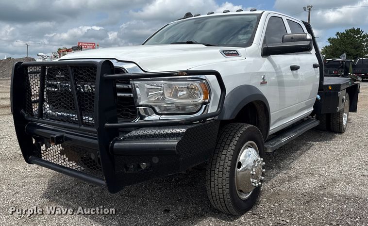 2019 Dodge Ram 5500 Crew Cab bale bed truck - EG5930