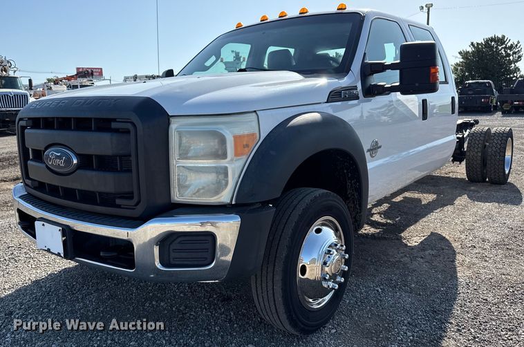 2013 Ford F550 Super Duty Crew Cab truck cab and chassis - EG5944