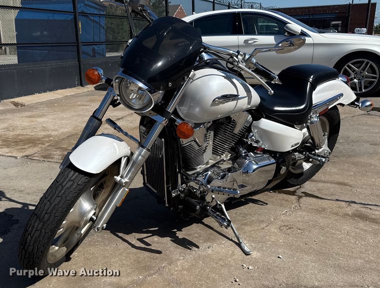 2007 Honda VTX motorcycle - EG8123