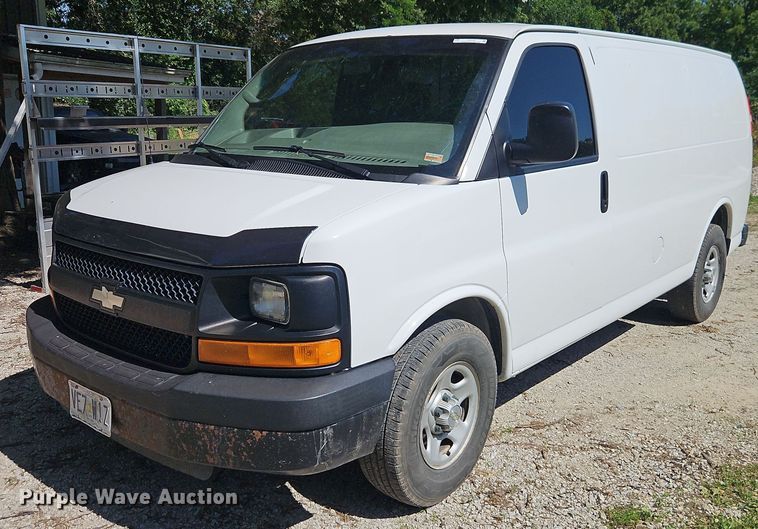2008 Chevrolet Express 1500 van - EJ0124