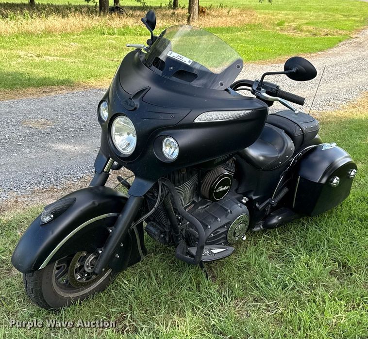 2016 Indian Chieftain motorcycle - EJ4813