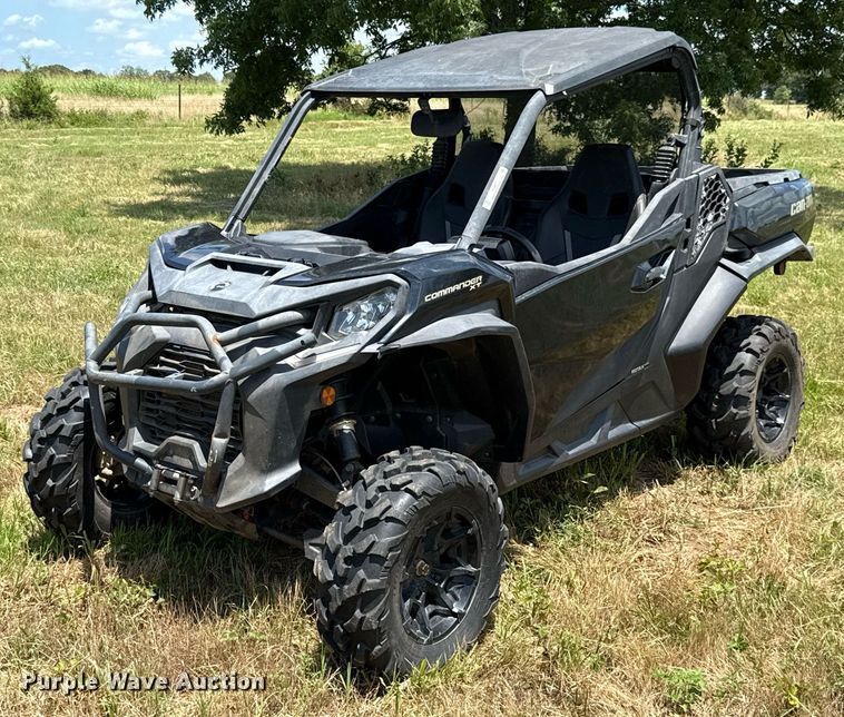 2023 Can-Am Commander XT utility vehicle - EJ4817