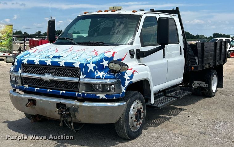 2006 Chevrolet C5500 Crew Cab flatbed truck - EK8296